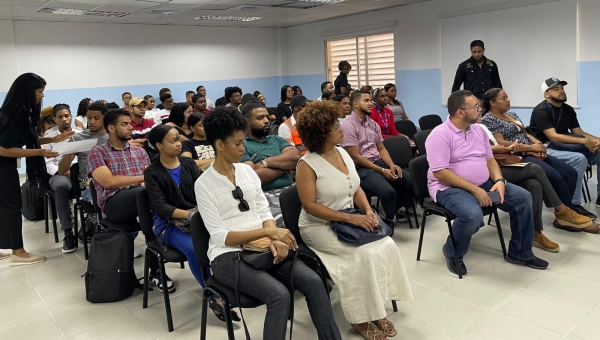 Publico Presente En SAN CRISTOBBAL DURANTE PRESENTACION Thumbnail